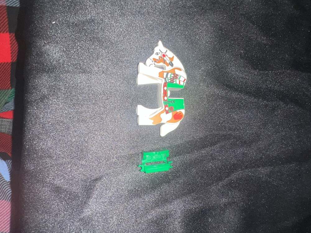 LEGO Western Native American Style Horse with Green Saddle and Red Handprint - Picture 6 of 7
